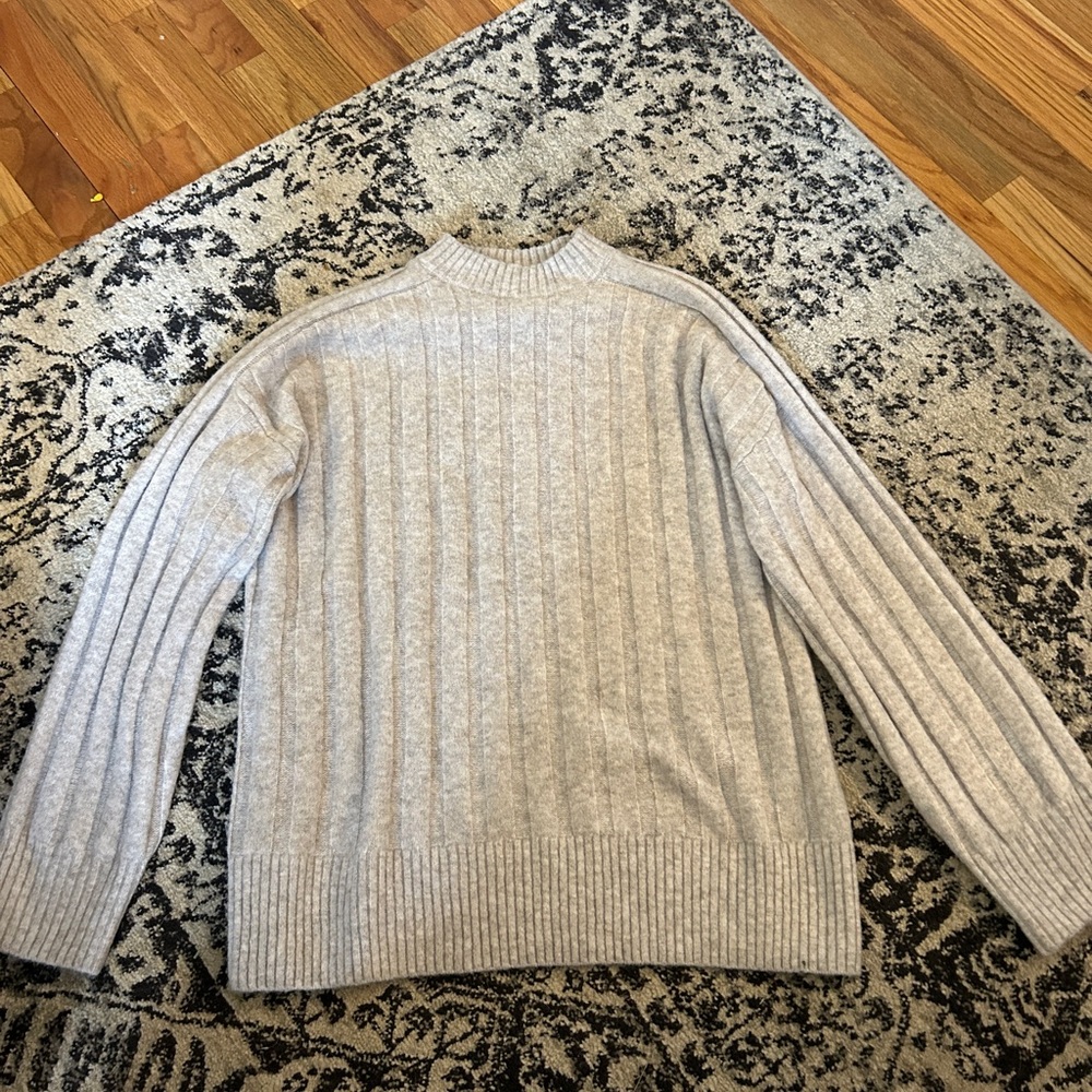 H&M sweater XS - beige — never worn!